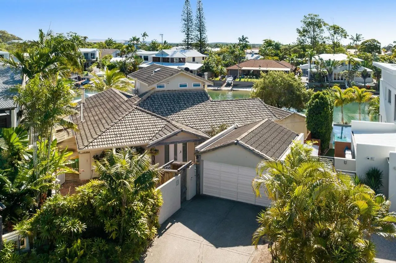 30 Mossman Crt Noosa Heads Villa 0*,